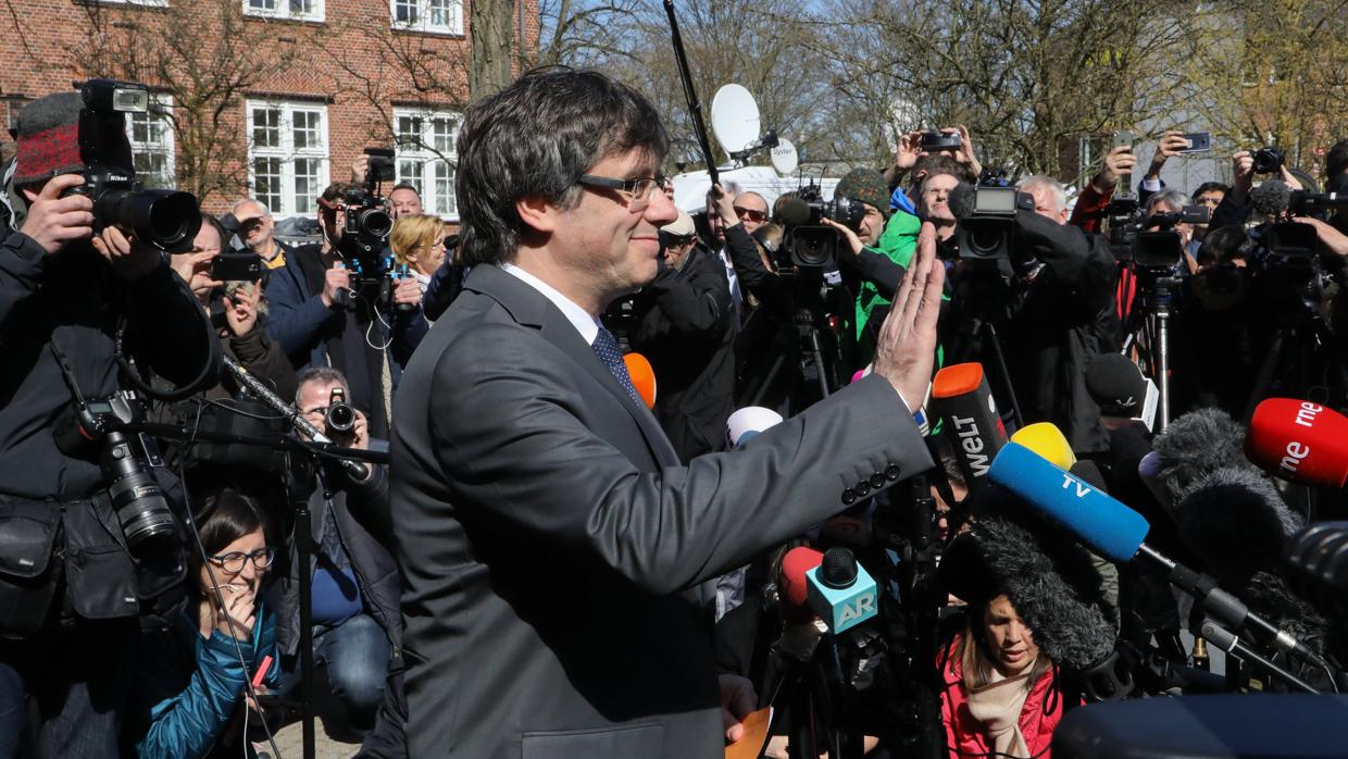 Carles Puigdemont, tras salir de la prisión alemana