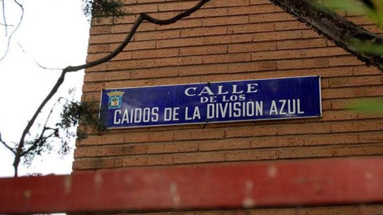 La placa de la calle de los Caídos de la División Azul, en el distrito de Chamartín