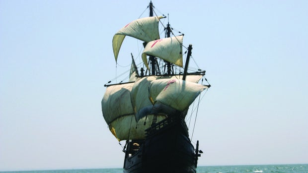La Nao Victoria atraca en la Marina de Valencia