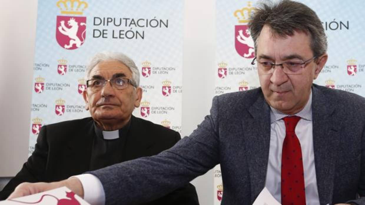 Juan Martínez Majo y el vicario episcopal de Asuntos Económicos y Sociales, Pedro Puente