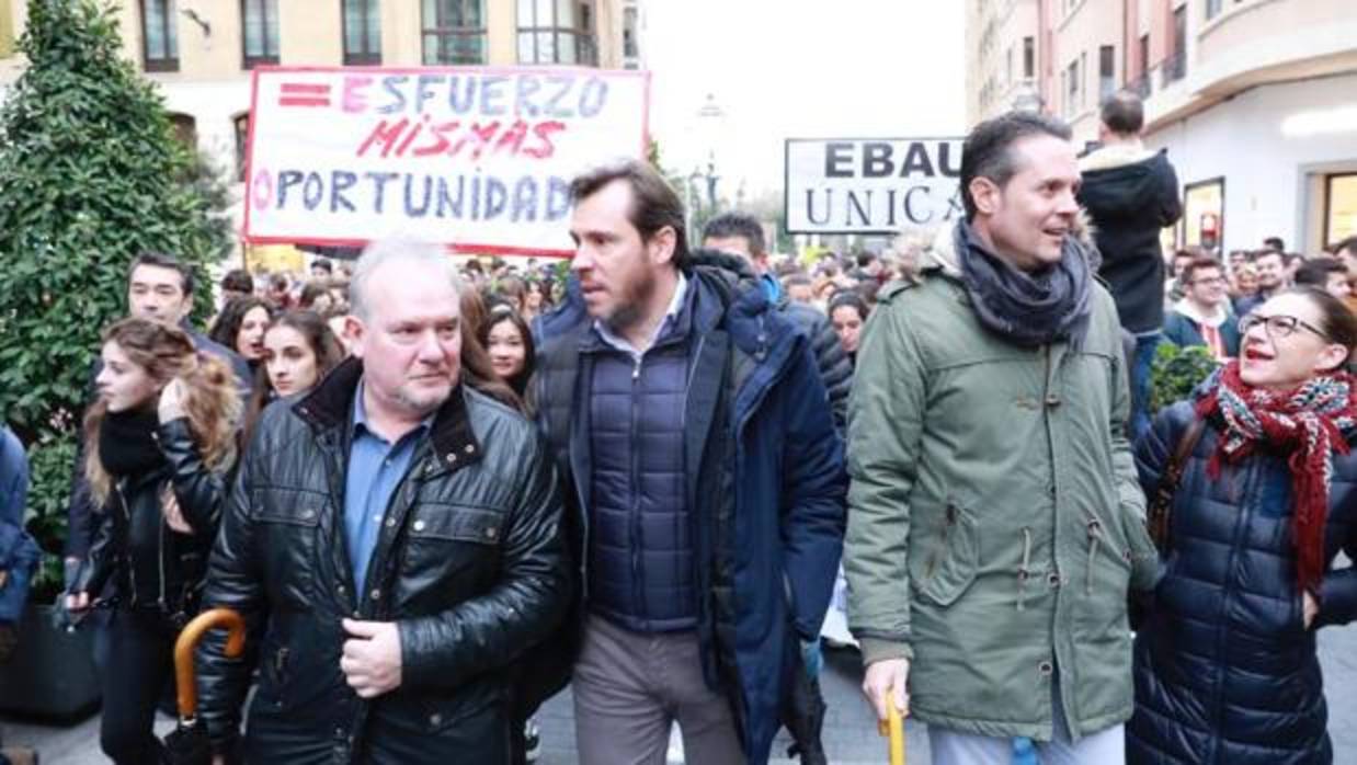Representantes del PSOE en la manifestación del pasado marzo en Valladolid a favor de la EBAU única