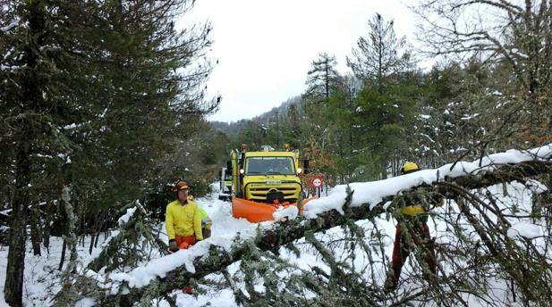 Varias carreteras de la red secundaria de Cuenca afectadas por la nieve