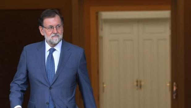 Moncloa resalta que el apoyo de Rajoy a Cifuentes sigue sujeto a la investigación sobre el máster