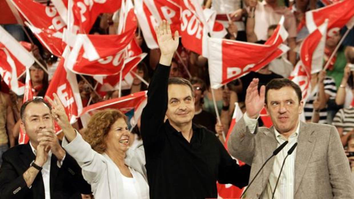 José Luis Rodríguez Zapatero y Joan Ignasi Pla, en un mitin del PSOE en 2007