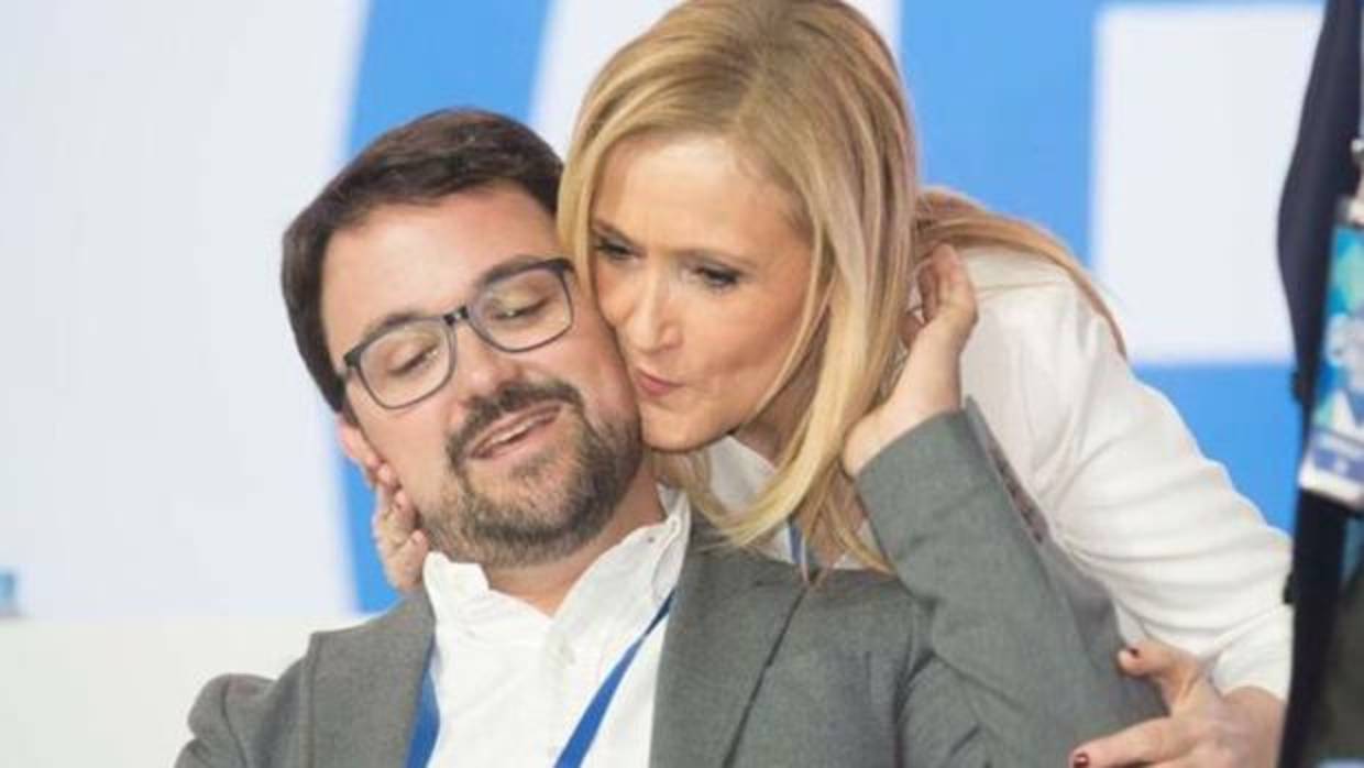 El curriculum del presidente del PP canario ha mutado