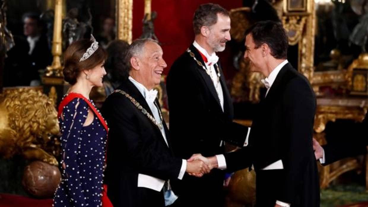Pedro Sánchez, de frac en el Palacio Real