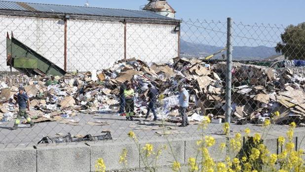 Hallan un cadáver «destrozado» en una planta de reciclaje de Granada