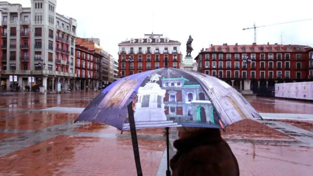 Lluvia en la Plaza Mayor de Valladolid