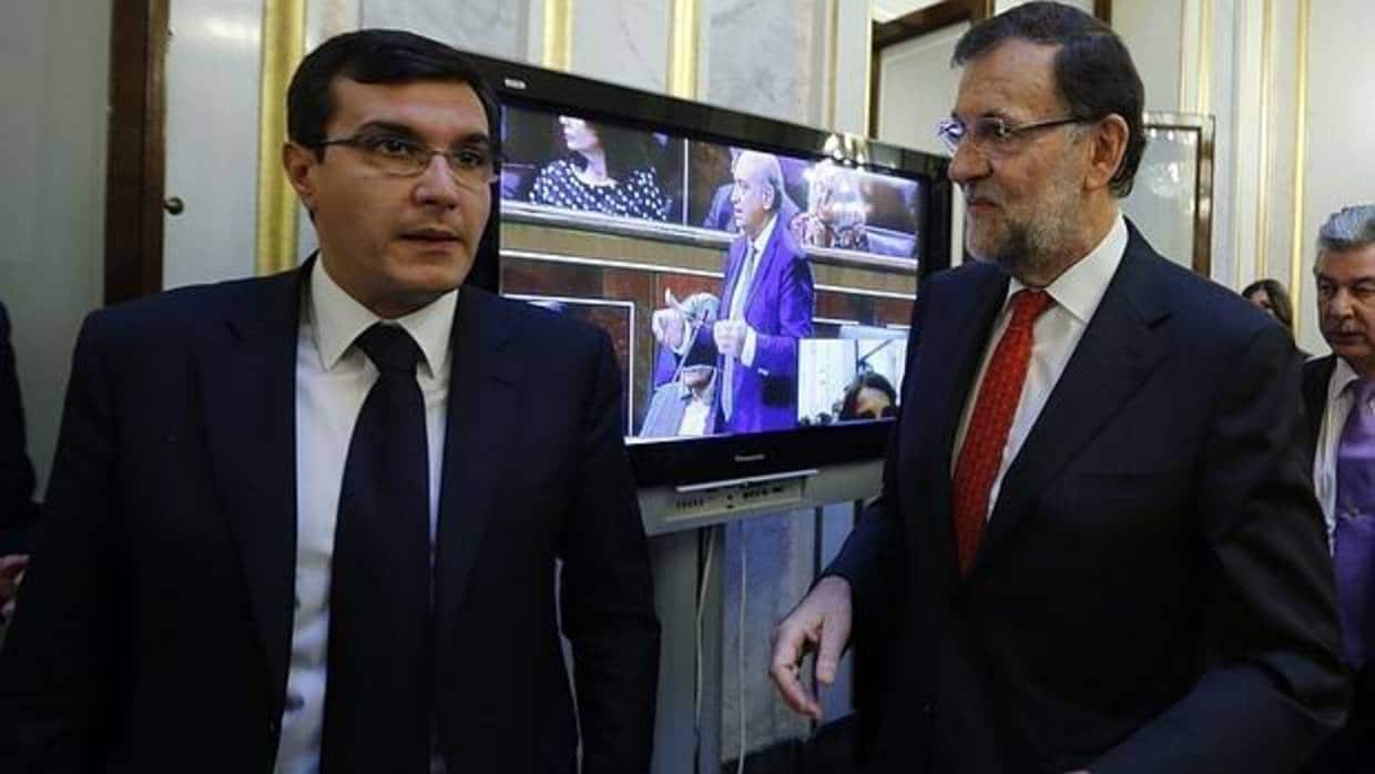Mariano Rajoy, con su jefe de gabinete, José Luis Ayllón, en una imagen de archivo