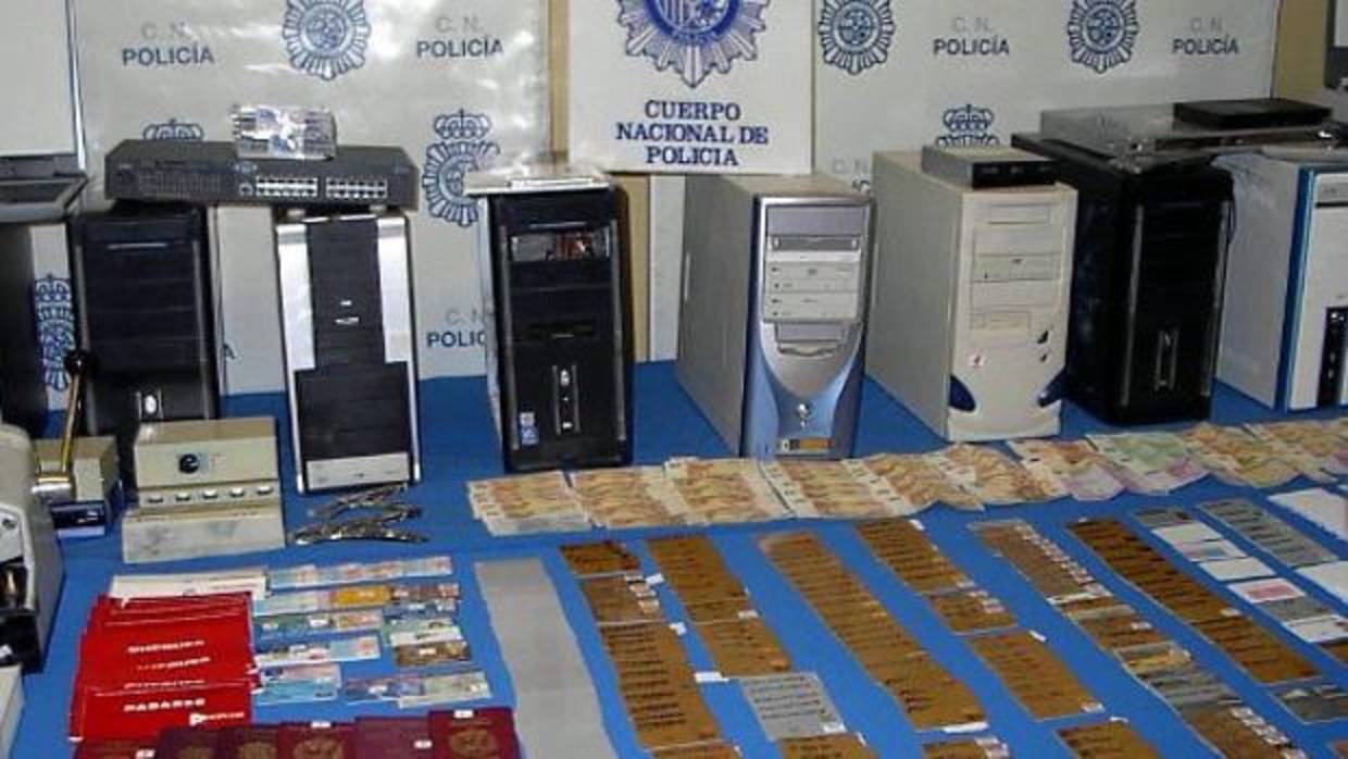 La Policía Nacional desarticula una banda dedicada a cometer estafas bancarias