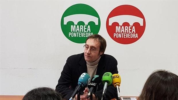 Hermida se aferra a un «limbo» parlamentario para unirse a En Marea y acorralar a Quinteiro