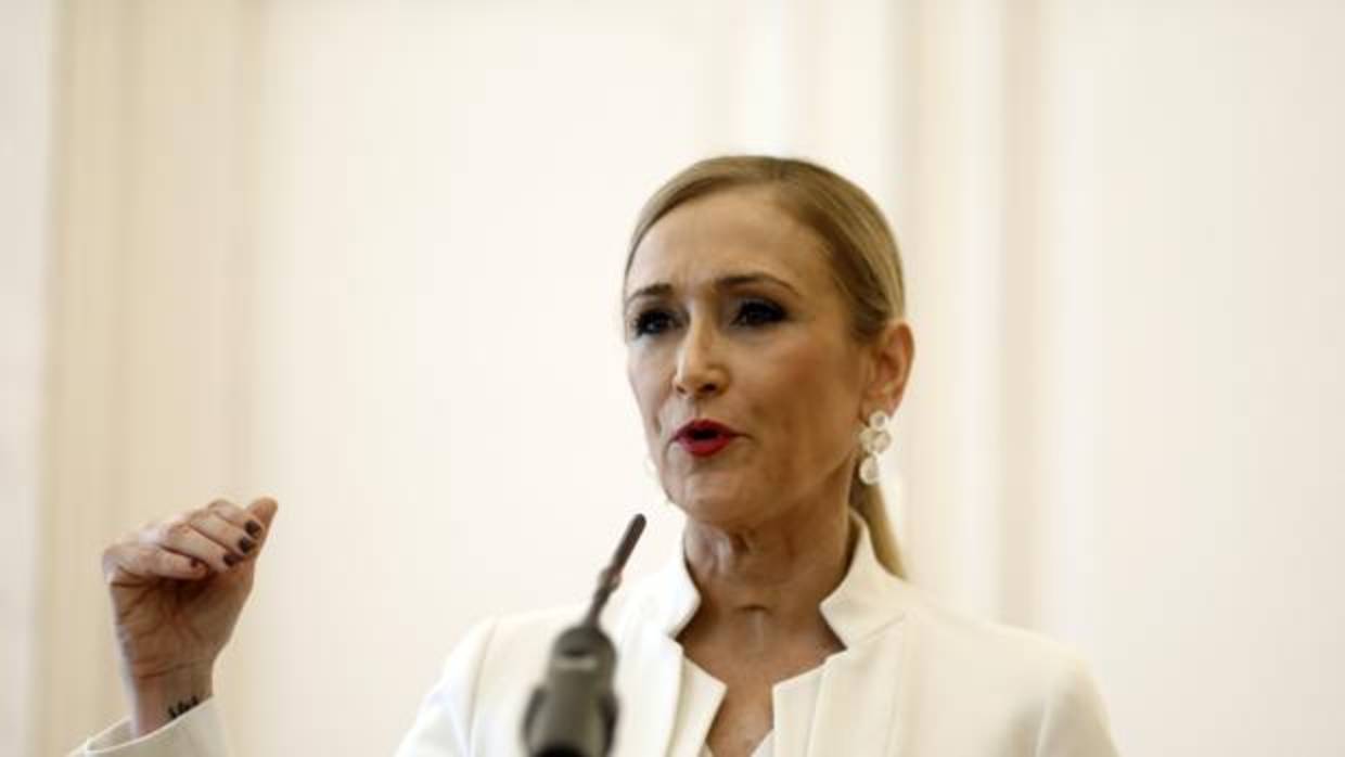 Cifuentes renuncia a la presidencia del PP de Madrid