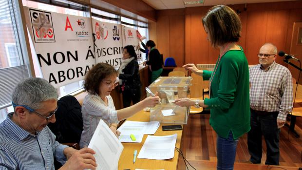 La Xunta deja en manos de los sindicatos repetir las votaciones
