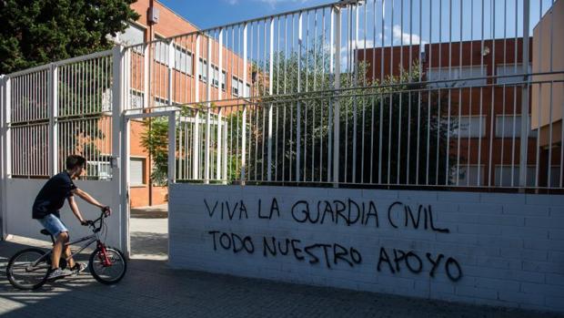 Dos secretarios de Estado se reunirán con guardias civiles padres de alumnos de Sant Andreu