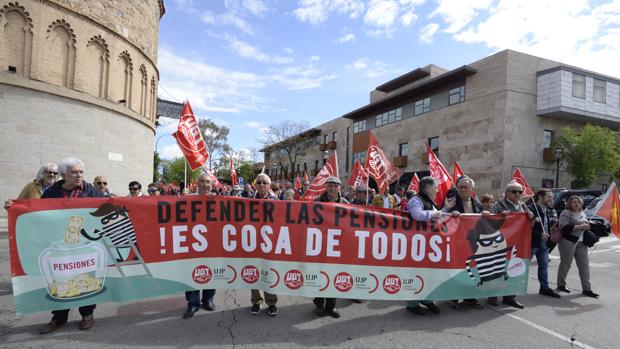 Los sindicatos piden en la calle mejores salarios, pensiones e igualdad