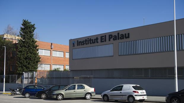 Un juez abre investigación a uno de los profesores de Sant Andreu por señalar a hijos de guardias civiles