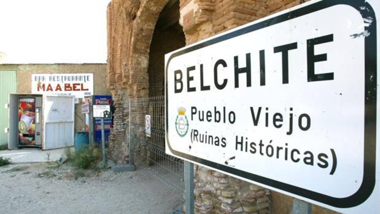 Acceso al «Pueblo Viejo» de Belchite, pilar turístico de esta localidad zaragozana