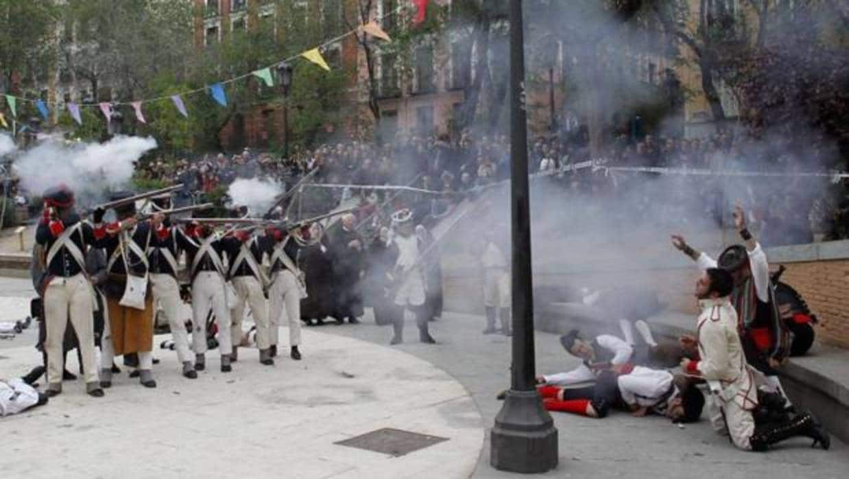 Recreación del Dos de Mayo en la plaza que lleva su nombre