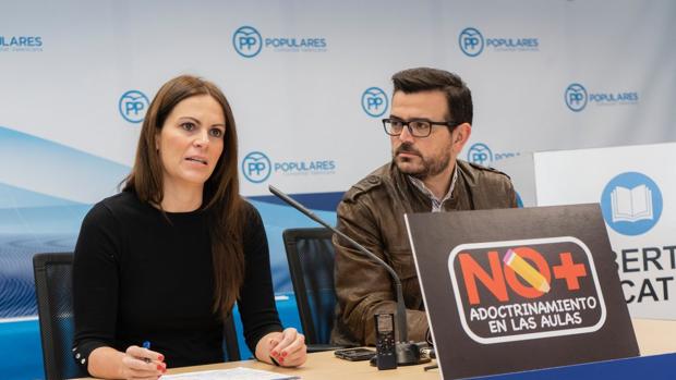 «No al adoctrinamiento en las aulas»: el PP lanza una campaña para recabar denuncias de los padres