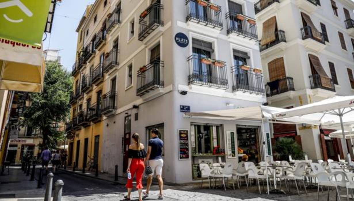 Imagen de una zona de apartamentos turísticos tomada en el centro de Valencia