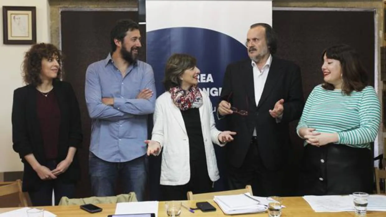 Los cinco diputados gallegos de En Marea, hoy en Santiago