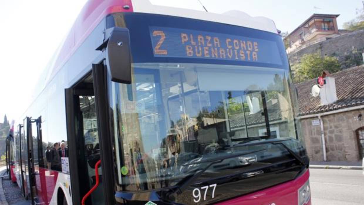 El Ayuntamiento plantea cambios y mejoras en cinco líneas de autobuses urbanos