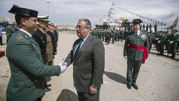 Ni uñas ni bigotes largos ni rastas ni tatuajes visibles: el decoro en la Guardia Civil