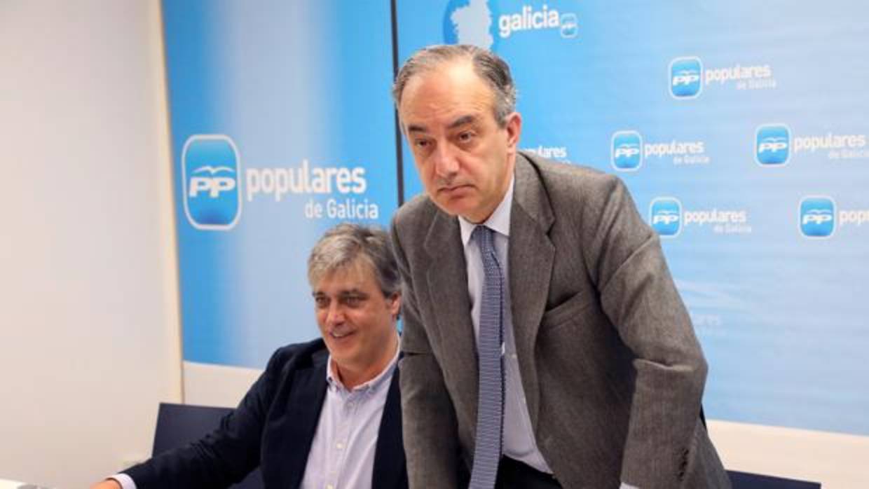 Pedro Puy (i) y Millán Mon (d), en la sede del PPdeG, este viernes