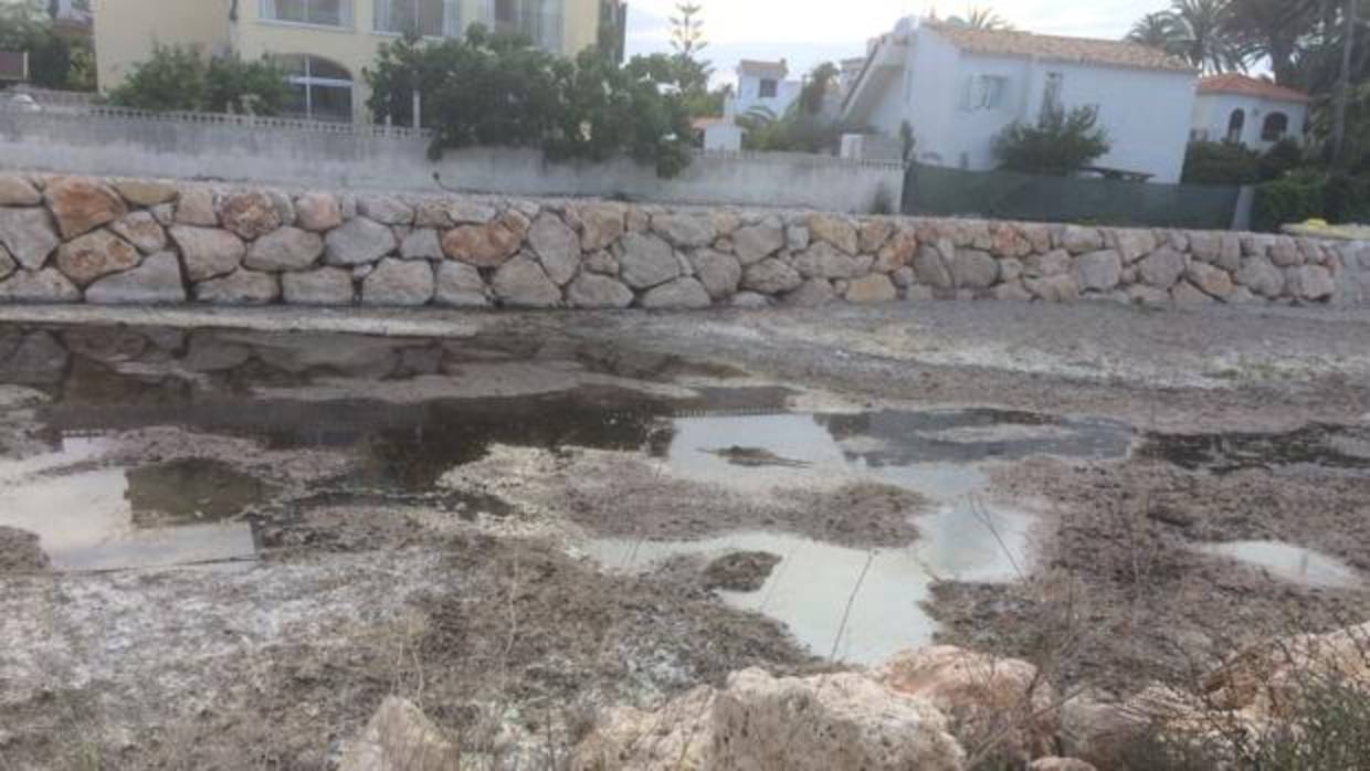 Imagen de la contaminación del río Girona, en Denia