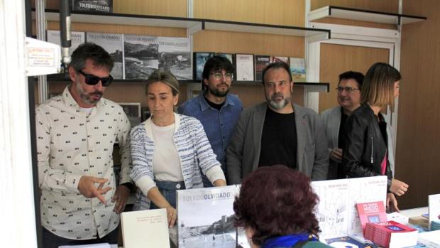 Toledo inaugura en la plaza de Zocodover su XIII Feria del Libro