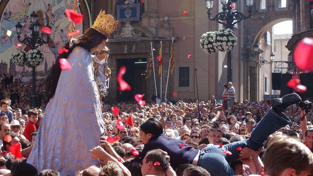 Guía para no perderse ningún acto de la fiesta de la Virgen de los Desamparados en Valencia