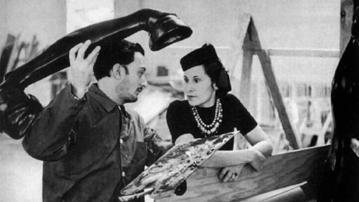 Dalí y Gala trabajando en «El sueño de Venus»