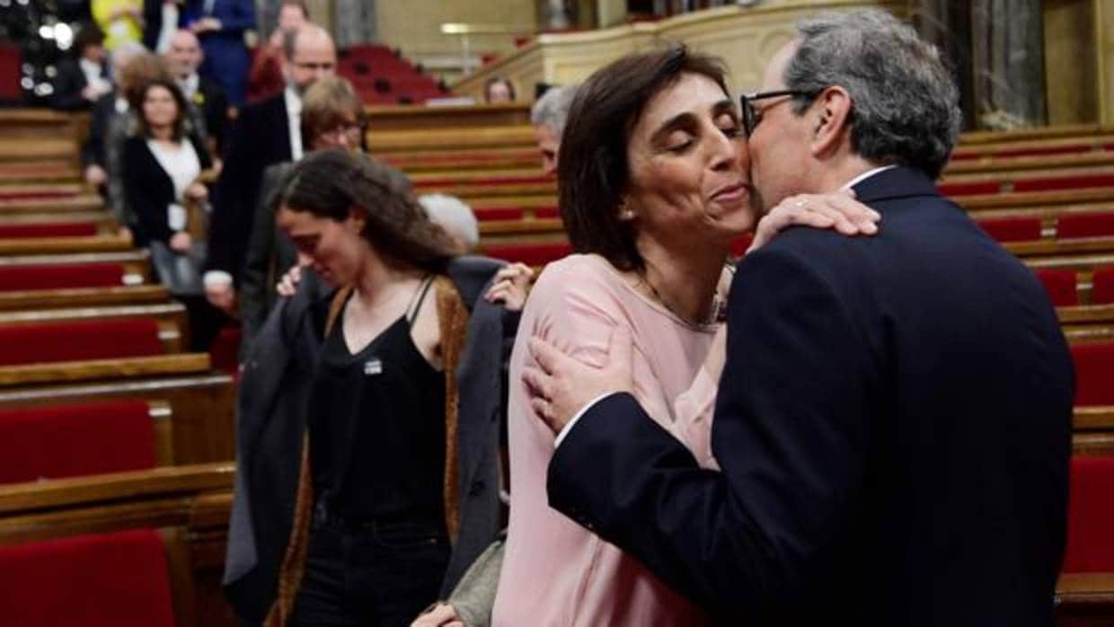 Torra y su esposa, ayer en el Parlament de Cataluña