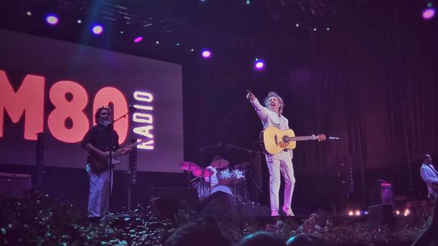 Polémica en el concierto de la Plaza Mayor: la organización corta a Elefantes en plena canción