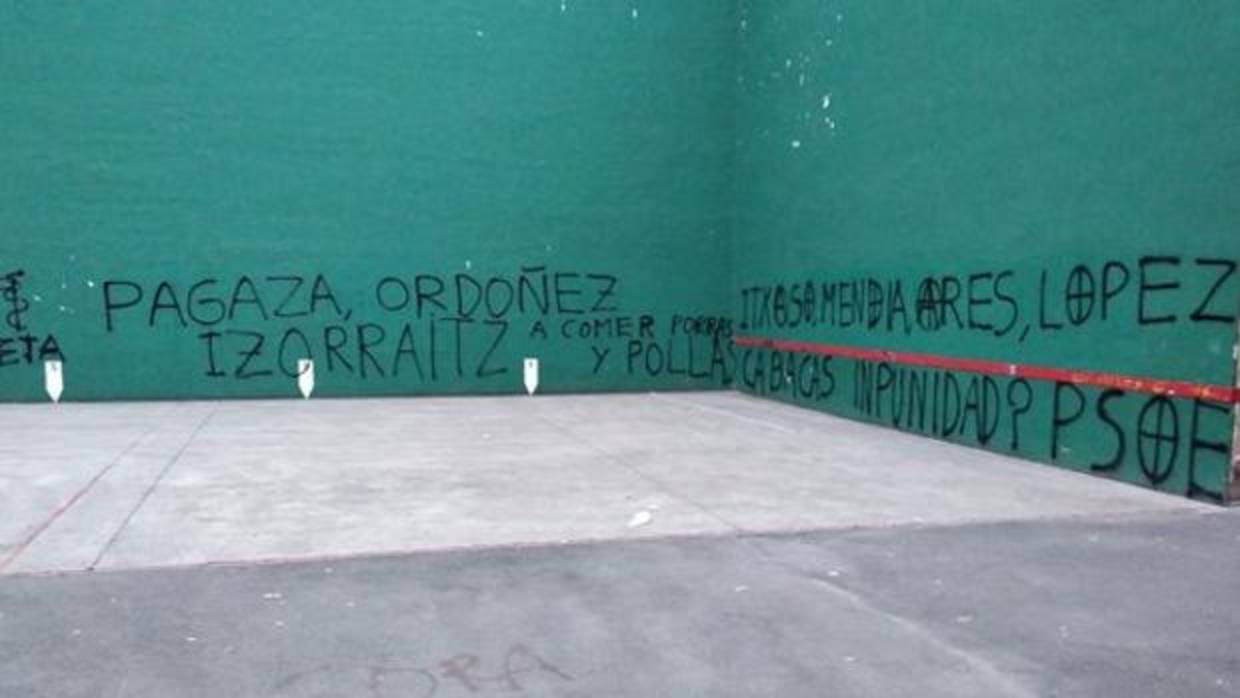 Aparecen en Guipúzcoa pintadas proetarras de amenaza contra víctimas y dirigentes del PSOE