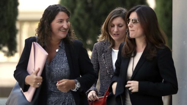 Imputan a la asesora que presionó a una profesora del máster de Cifuentes