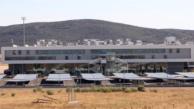 Gómez Arribas no descarta adquirir el aeropuerto de Ciudad Real con fondos propios