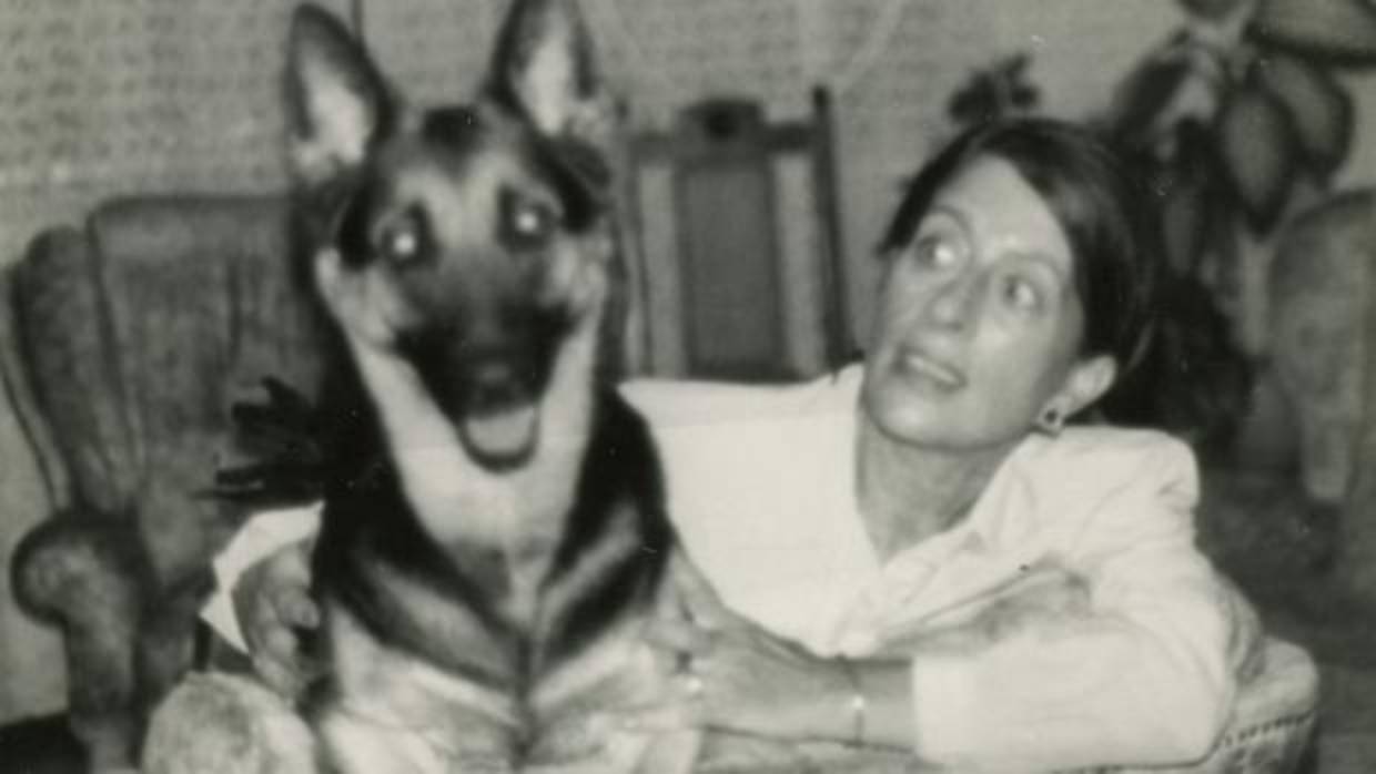 María Victoria Moreno coa súa cadela Alma