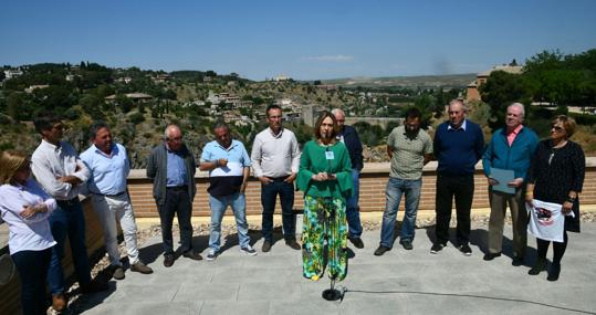 Ana Guarinos, con alcaldes del PP de Castilla-La Mancha