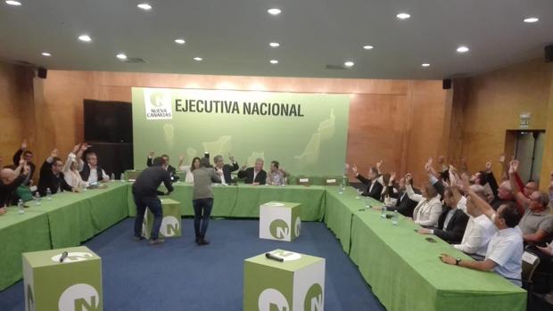 Rajoy firma en Las Palmas el apoyo a los PGE con Nueva Canarias