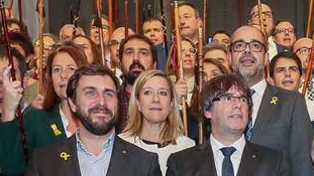 Exigen la devolución de 20 millones de euros públicos pagados a la entidad de municipios independentistas