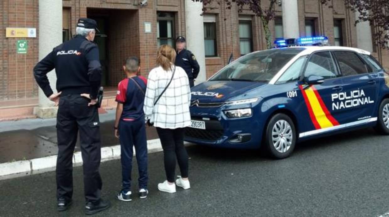 La Policía libera a un niño que fue raptado por su padre en Vitoria y trasladado a Argelia