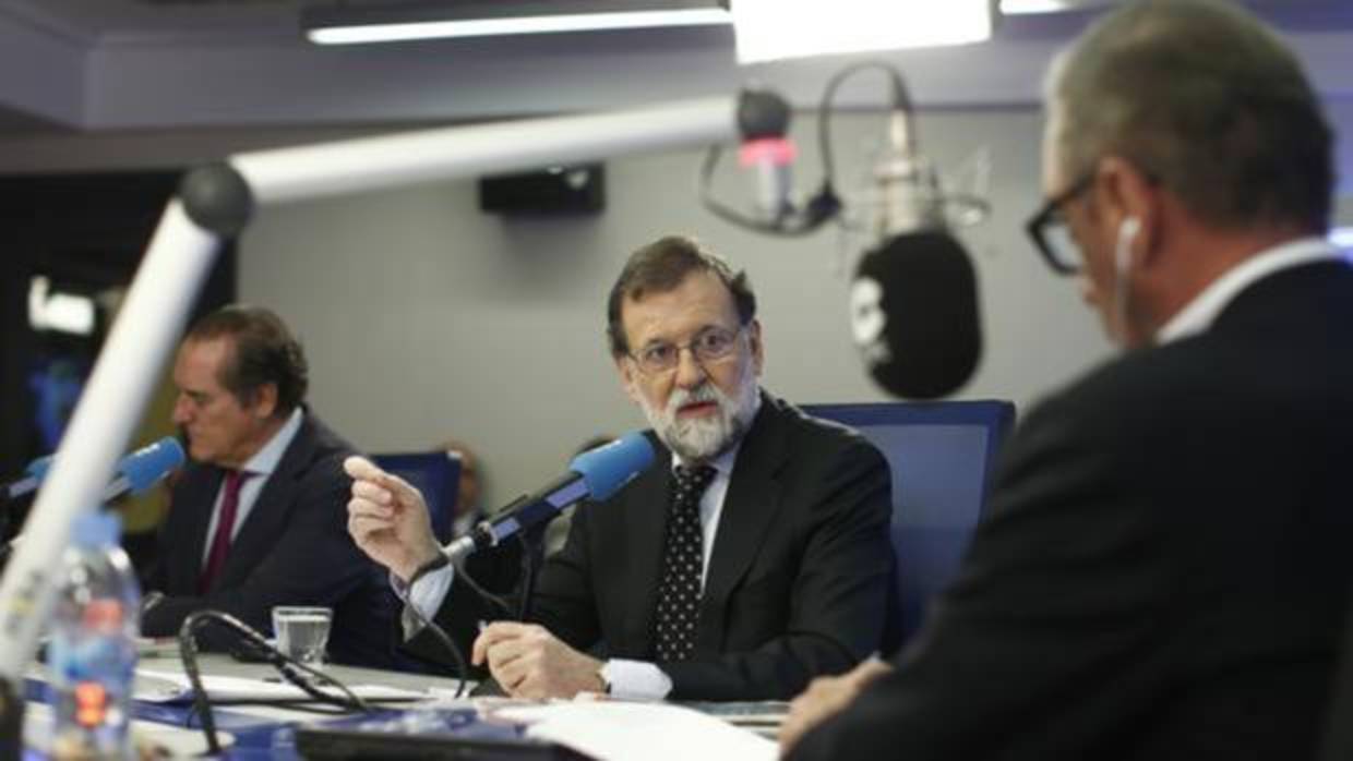 Un momento de la entrevista a Rajoy en la Cope en noviembre de 2017