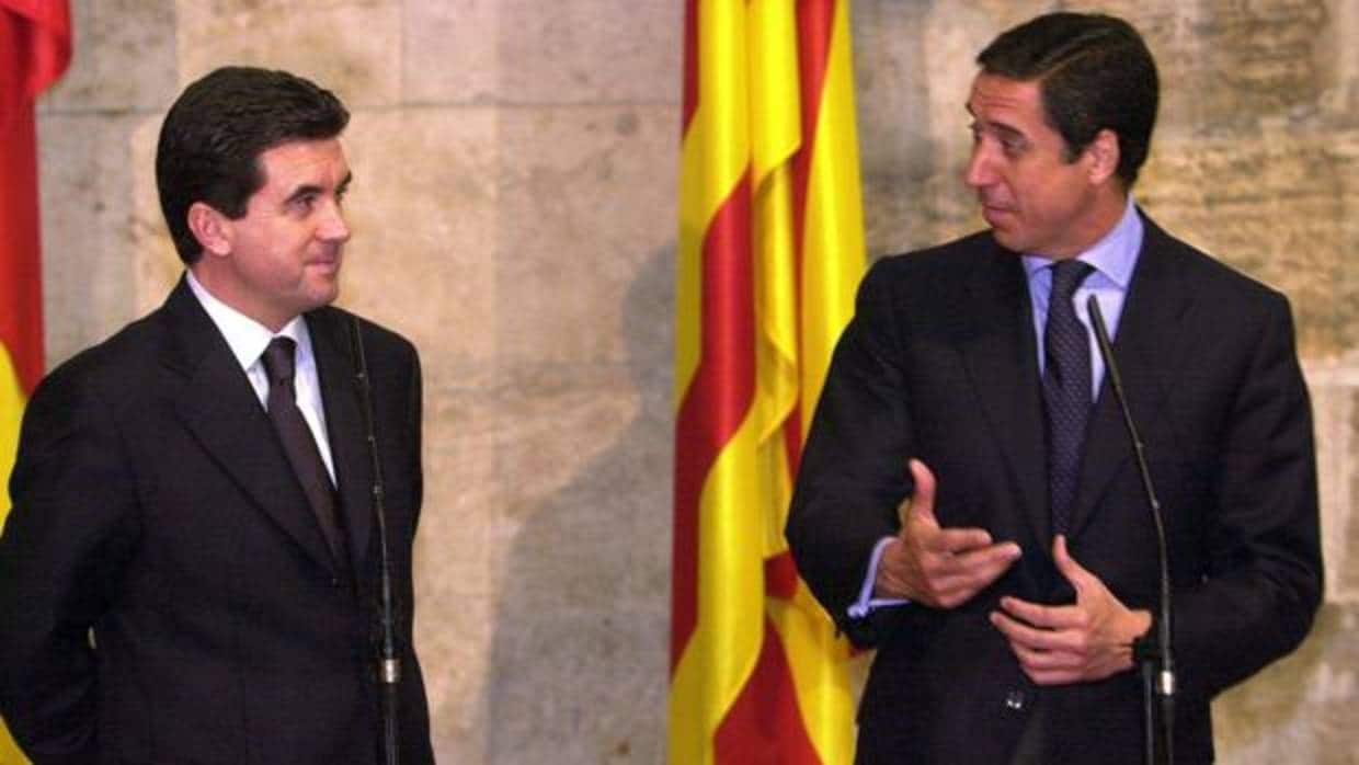 Imagen de Matas y Zaplana tomada en marzo de 2001 en el Palau de la Generalitat