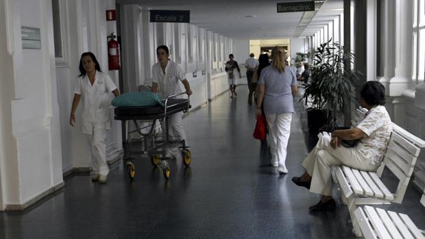 Vigo estrena un pionero «botón del pánico» contra las agresiones a médicos