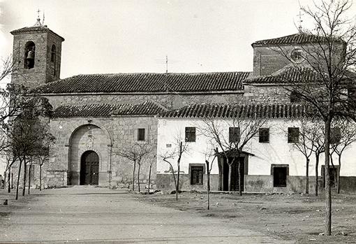 La muerte de Águedo Ramos causó honda impresión en Miguel Esteban, localidad donde también residía su agresor. En la imagen, iglesia parroquial de San Andrés (Foto, Ayuntamiento de Miguel Esteban)