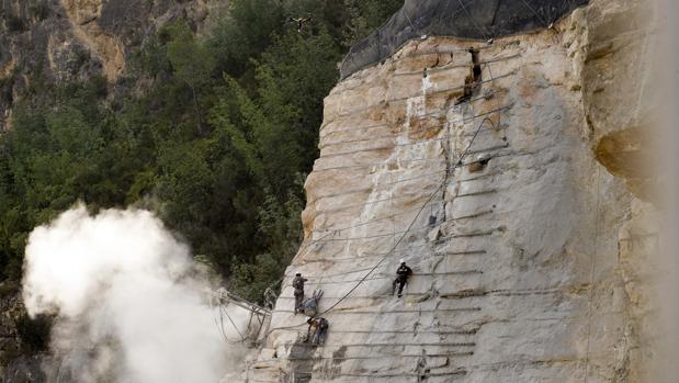 La monitorización de la ladera de Cortes confirma que los anclajes instalados por la Diputación funcionan