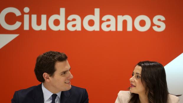 Albert Rivera da por "liquidado" el pacto con el PP y ofrece a Rajoy acordar elecciones en otoño