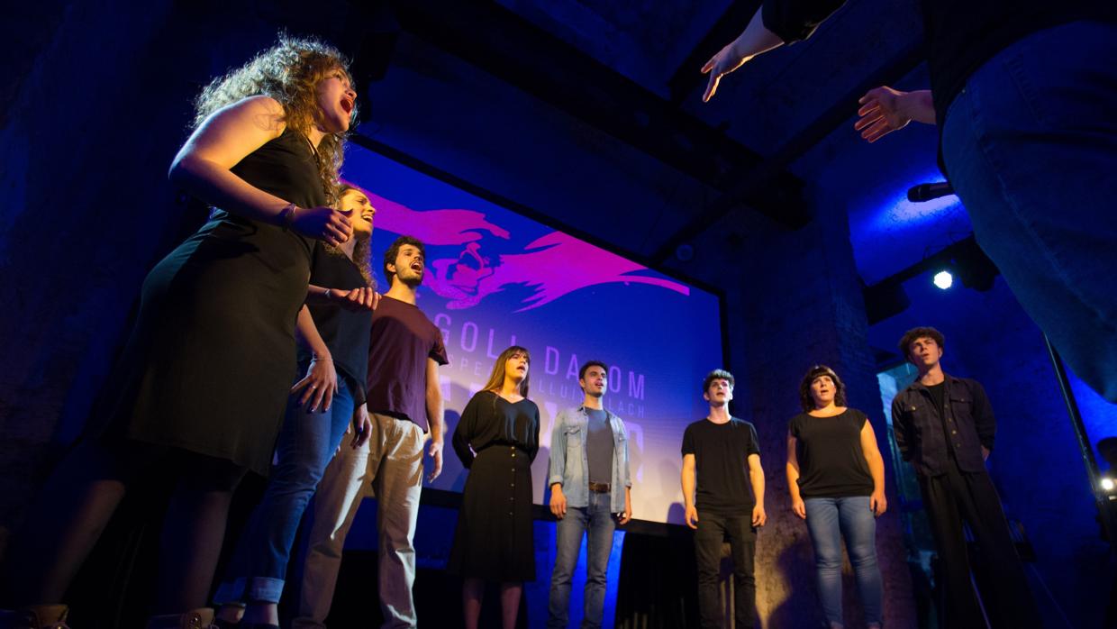 Los actores de «Maremar», ayer durante la presentación de la obra