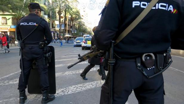 La alerta terrorista marca el dispositivo de seguridad en las Hogueras de Alicante